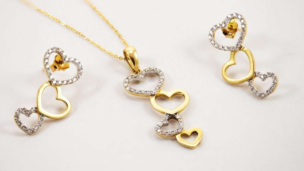 Precious-Metals-Minimalist-Jewelry-Brands